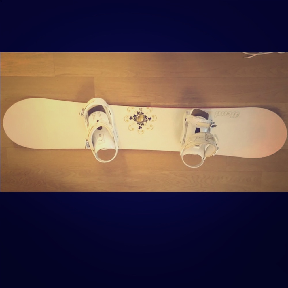 HEAD Snowboard with Bindings